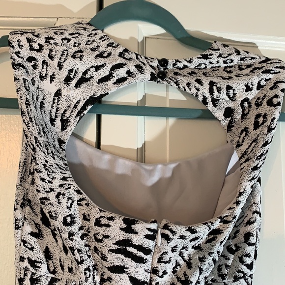 Caché Bodycon White Leopard Dress XS - Picture 5 of 6